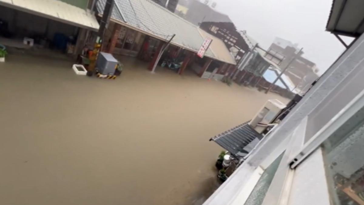 西南氣流導致中南部雨續下,8天以來高雄多納林道雨量破2600毫米。(圖/TVBS)