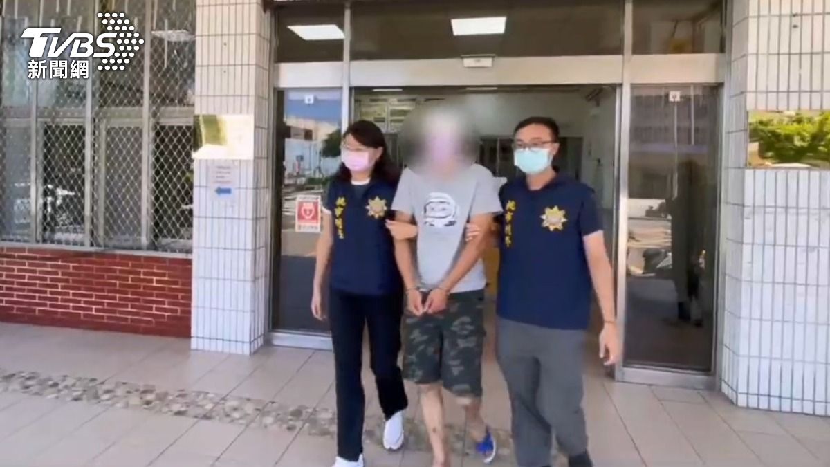 陳姓男子不滿討不到3萬5債務,破窗闖屋砍死2人。 (圖/TVBS)