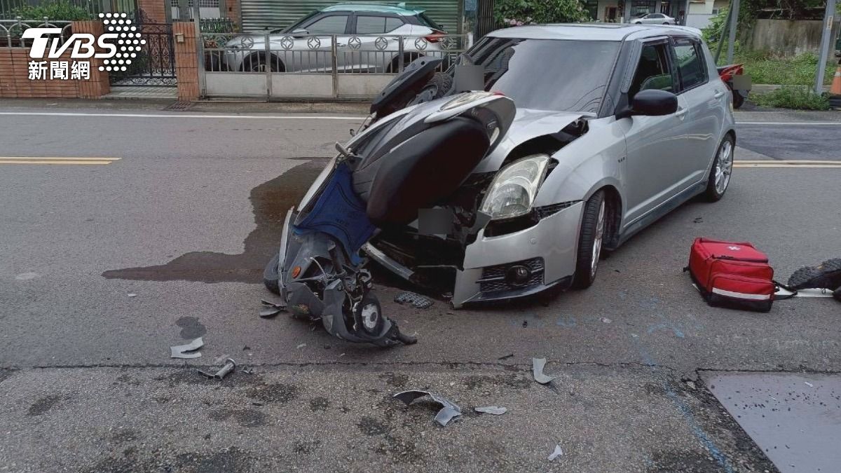 載男友趕火車!苗栗情侶遇左切挨撞 「車倒掛引擎蓋」彈飛重傷