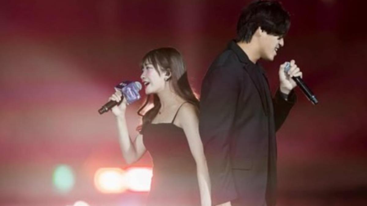 兩人深情演唱《Die With A Smile》。(圖/meimei_33___IG)