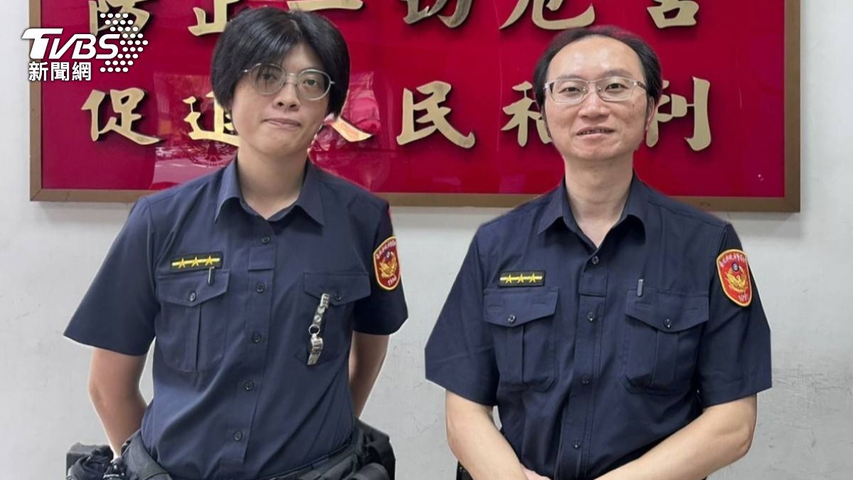 延平派出所警員陳昭憲及吳昀蓁成功阻攔假收購詐騙。(圖/TVBS)