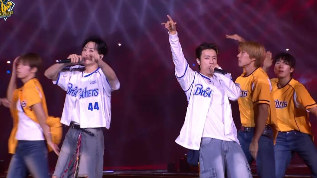 Super Junior D&E嗨爆大巨蛋。（圖／翻攝中信兄弟YouTube）