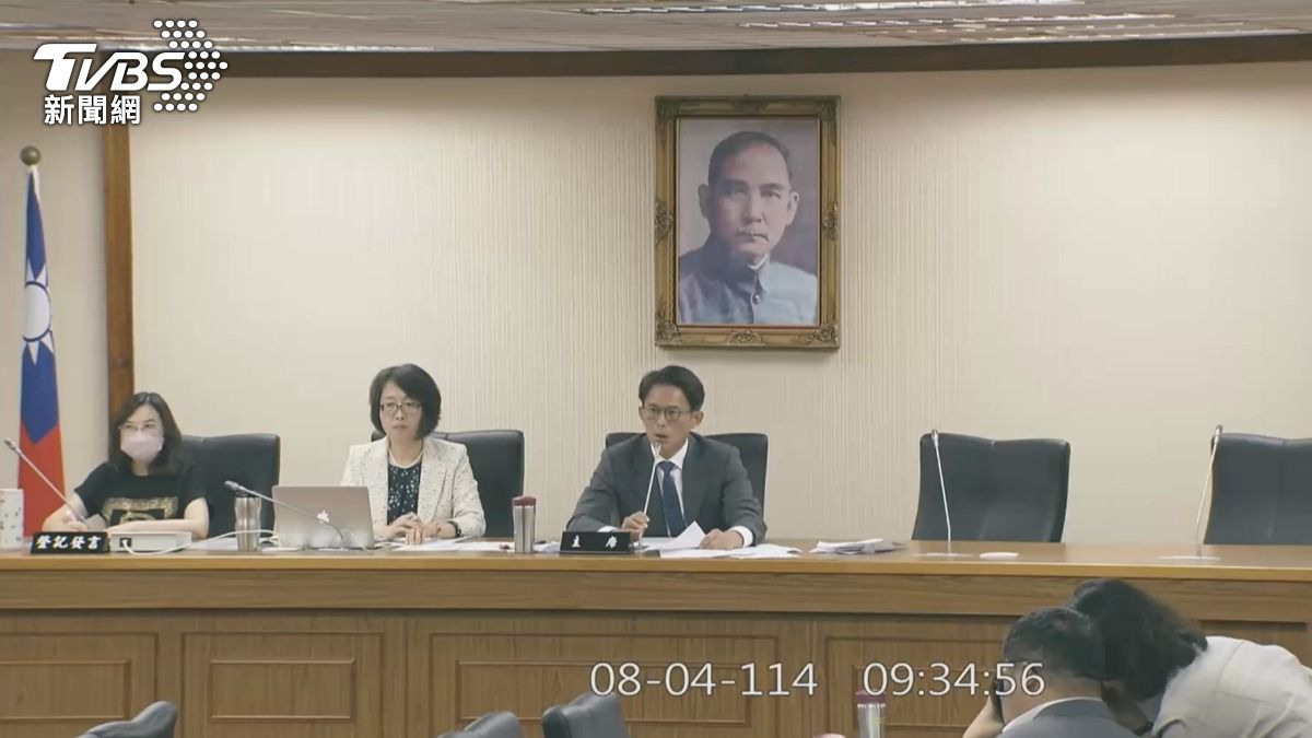 民眾黨主席黃國昌批評談判過程「黑箱作業。(圖／TVBS)