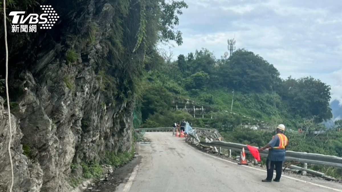 快訊/休息遇劫!台8線工人遭落石猛砸「爆頭」慘死