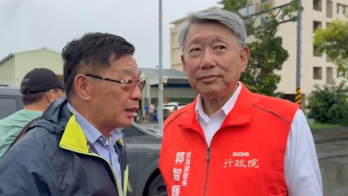 才挨批冷眼旁觀!郭智輝再陪卓揆台南勘災 強調全力配合救災