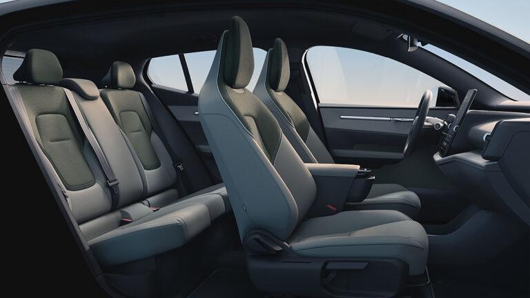 EX30 Plus以上等級配備雙前座電動調整座椅。(圖/Volvo)