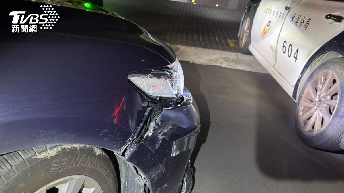 桃園男竊牌衝撞警車!警開槍擊破車輪 他棄車狂逃仍狼狽落網