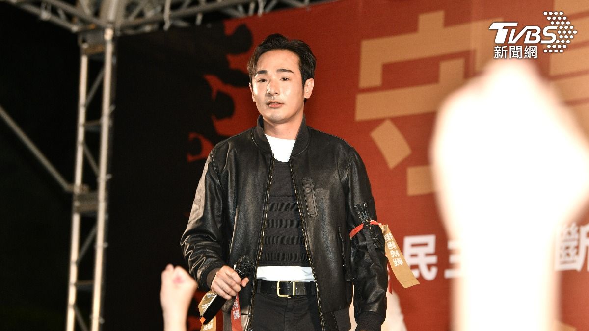 八炯深夜再道歉!認「自嘲納粹」錯誤發言 譴責藍白網軍見獵心喜