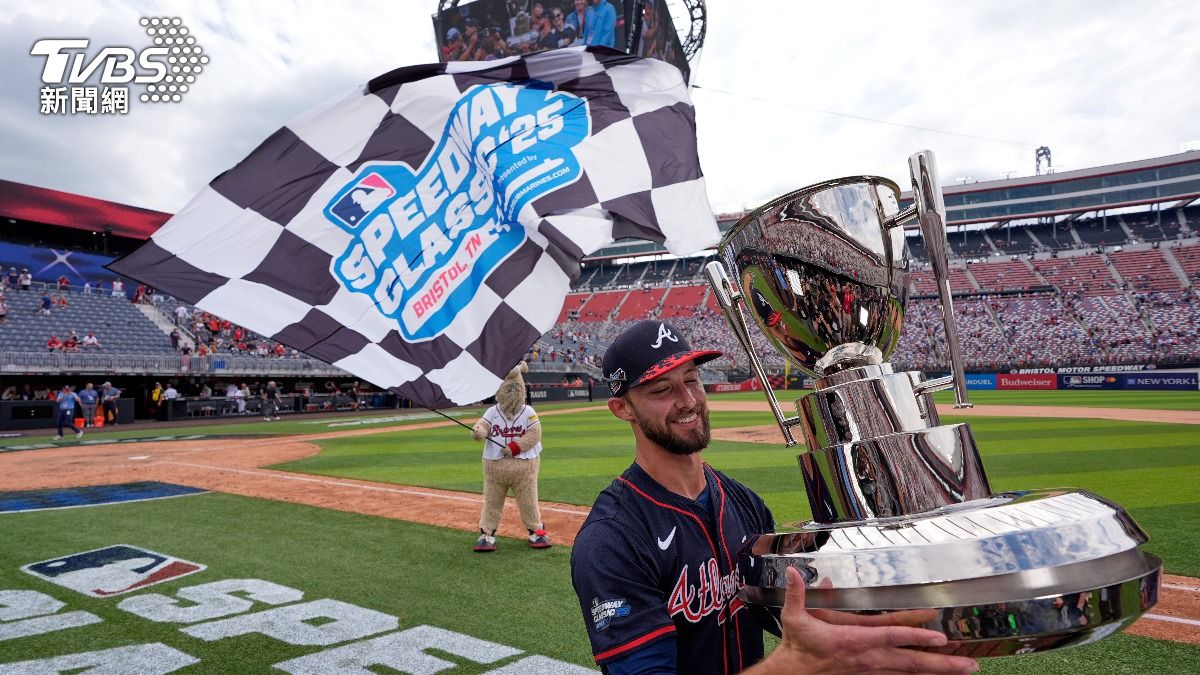 賽車場上打棒球!MLB賽道經典賽 9萬觀眾入場破紀錄