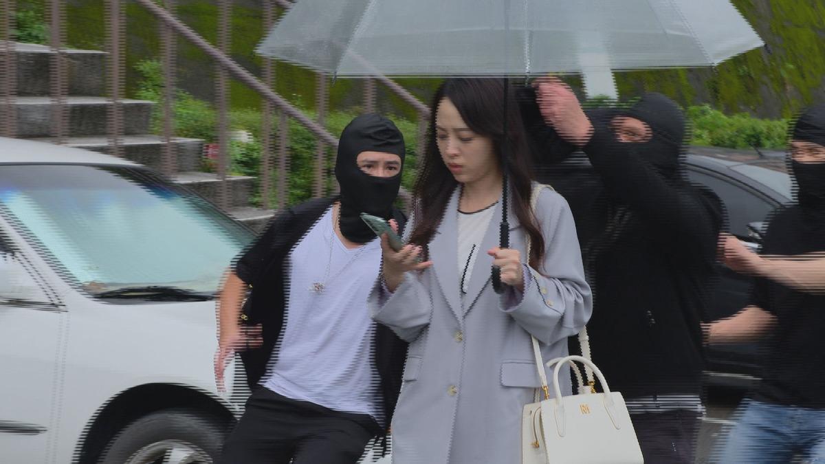 本土女星淪肉票！3男埋伏停車場　趁她落單「狠塞後車廂」