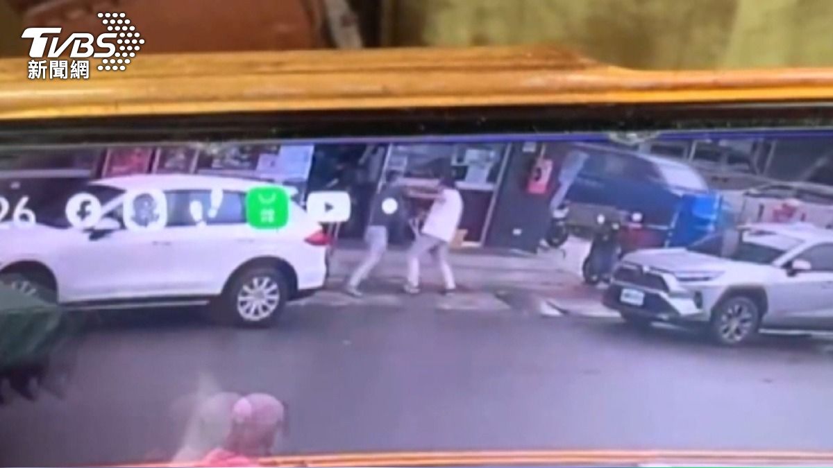 經紀公司總經理街頭遭刺死！　嫌犯稱「女友被性騷」持刀行凶。(圖／TVBS)