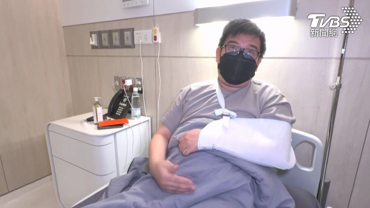 高雄博田醫院日前遭二十七名黑衣人闖入砸院,當事保全現身還原過程。(圖/博田醫院提供)