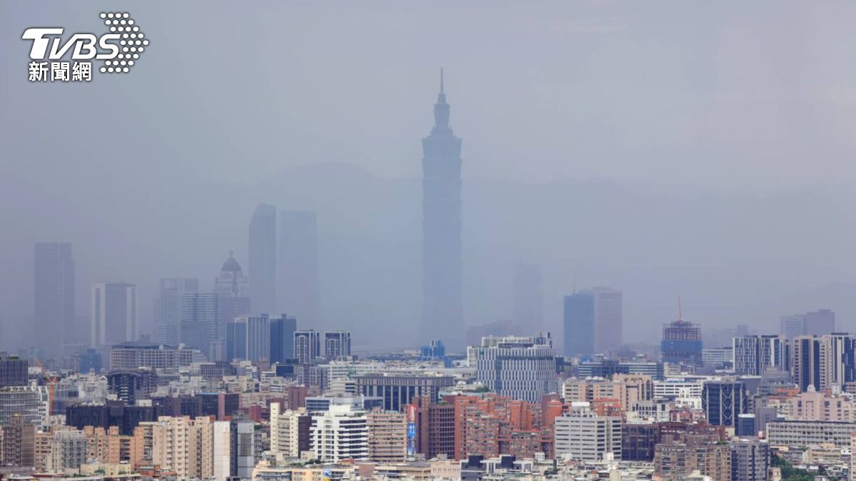 天氣／暴力雨神到何時？南北雨彈再轟1天　全台這天「熱成乾」