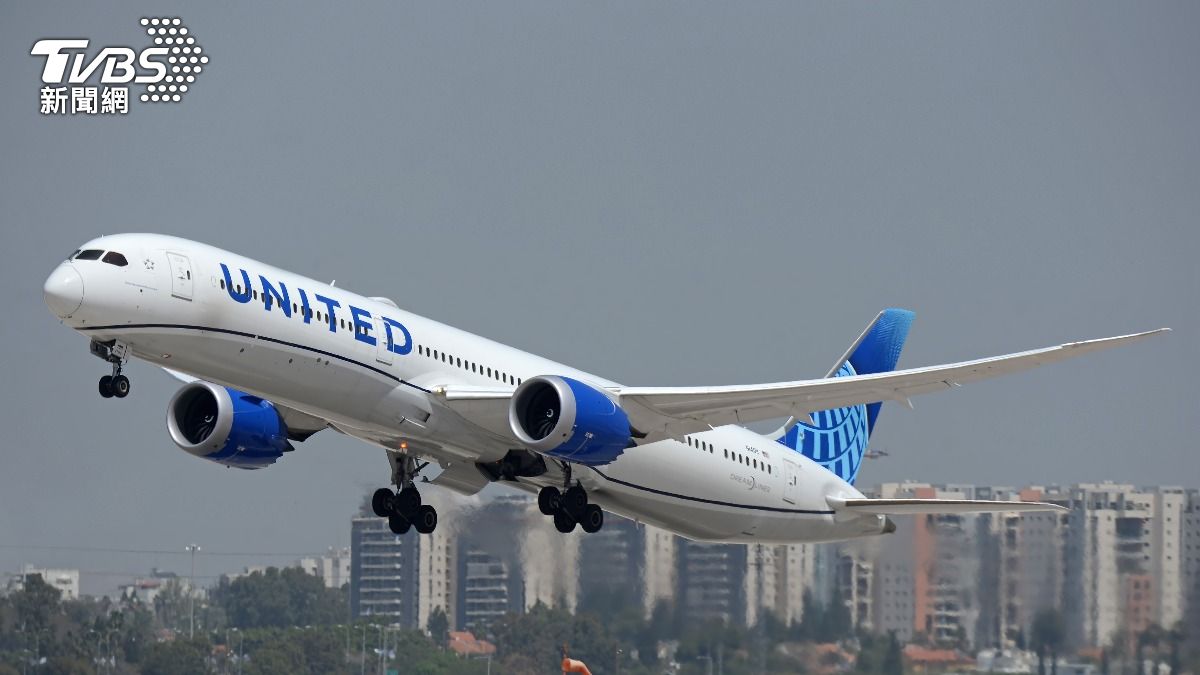 美國聯合航空一架787-8客機起飛後引擎故障，足足盤旋30分鐘才安全降落。（示意圖，與本事件無關／shutterstock達志影像）