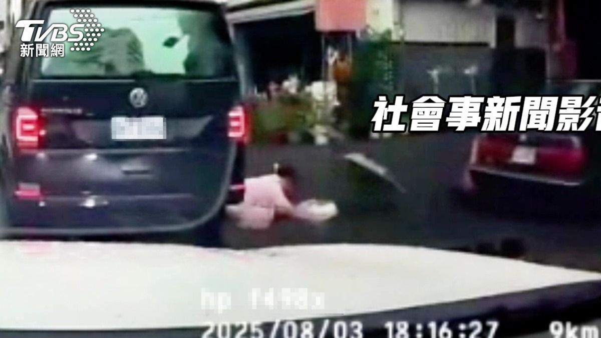 雲林五叉路口驚魂!女違規穿越 遭廂型車撞擊差點輾雙腿