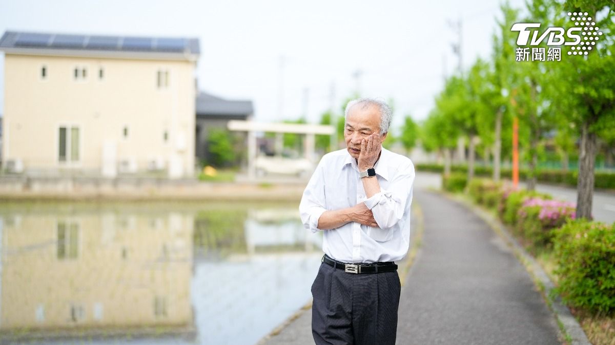 日男60歲退休帶2630萬回鄉 妻子分居「每晚吃泡麵」超悲慘