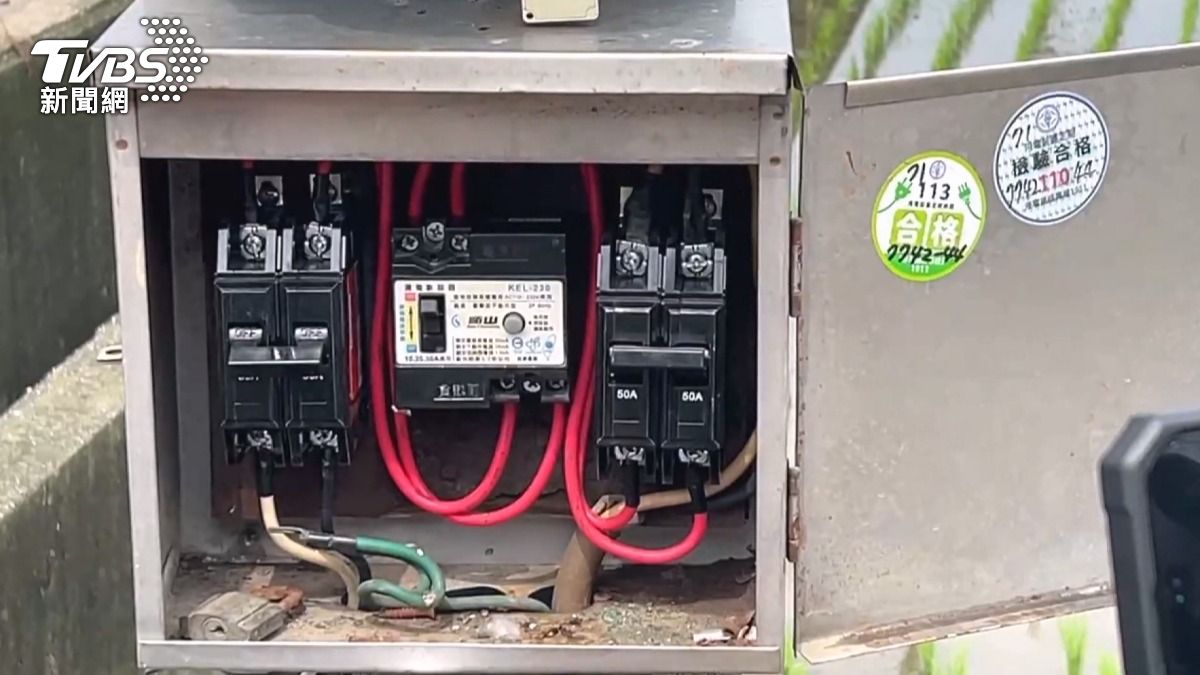 電箱是舊式裝置，沒有安裝漏電安全裝置。(圖／TVBS)