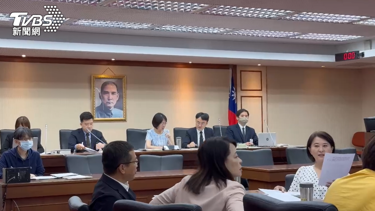 豪雨成災!綠委自提「卓揆立院備詢」又急撤案 藍白委傻眼:蛤