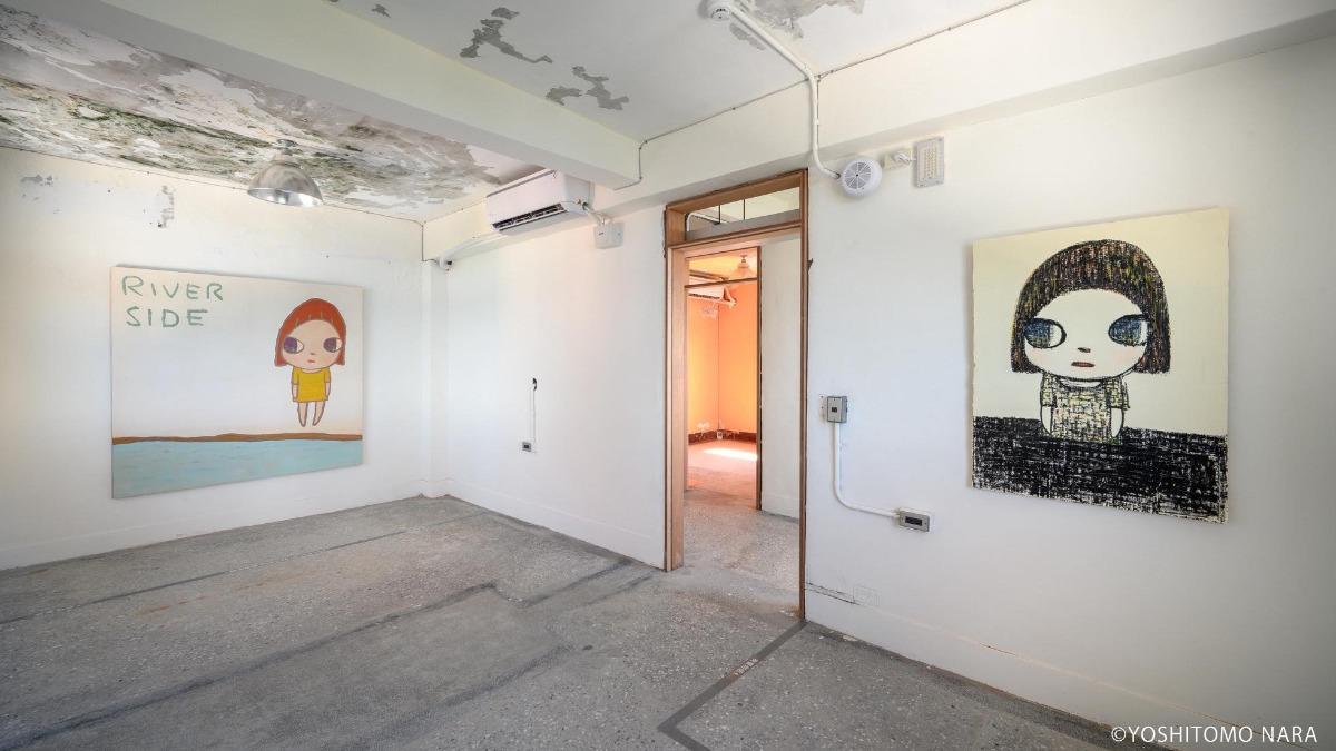 奈良美智近期在金瓜石舉辦《朦朧潮濕的一天》特展。(圖/翻攝自奈良美智特展 臉書)