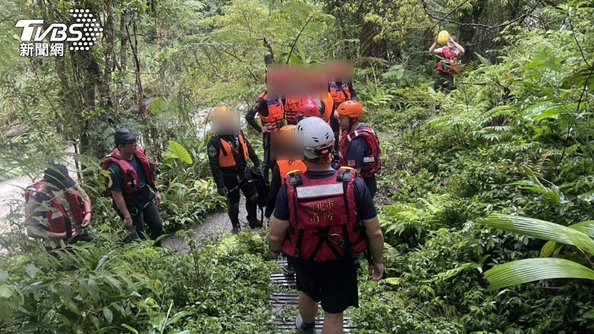 溯溪團隊稍早已脫困。（圖／TVBS）