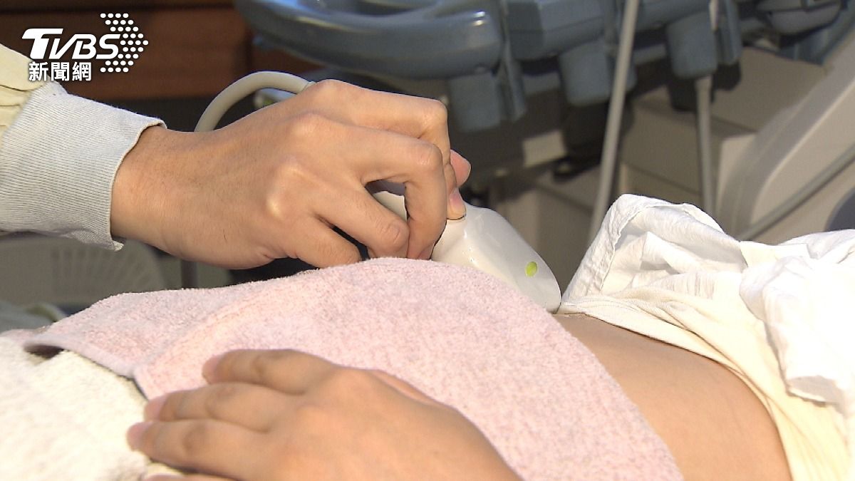 醫:避免猛爆性肝炎 勿服用來路不明中草藥! （圖/TVBS)