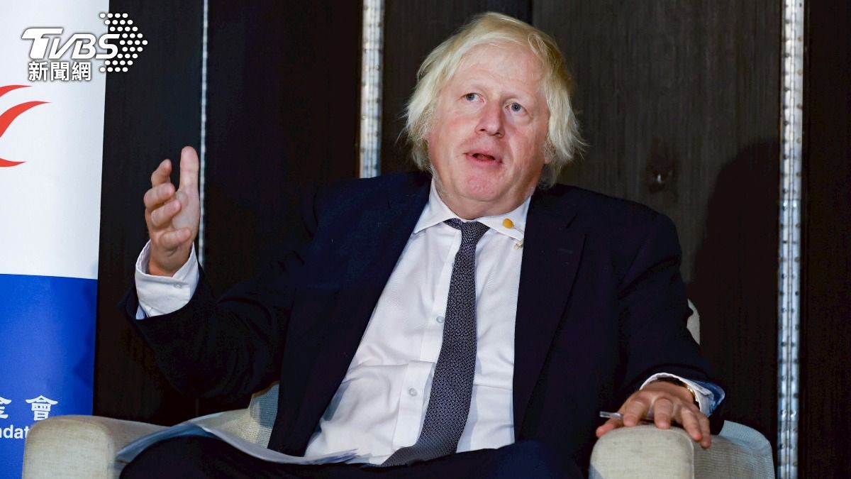 英國前首相強生訪台上午演講結束後,下午進行媒體見面會。(圖/華子琛攝)