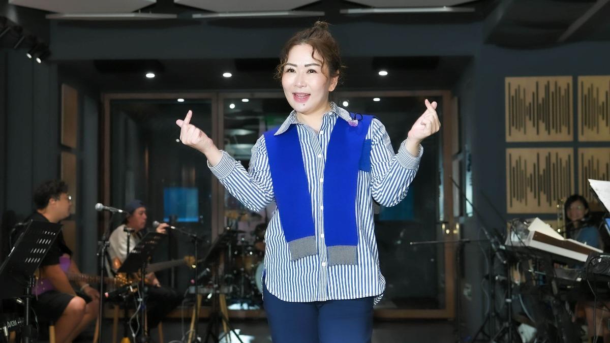 張秀卿爆約小鮮肉泡湯 緊張認了「穿泳衣」在同一間