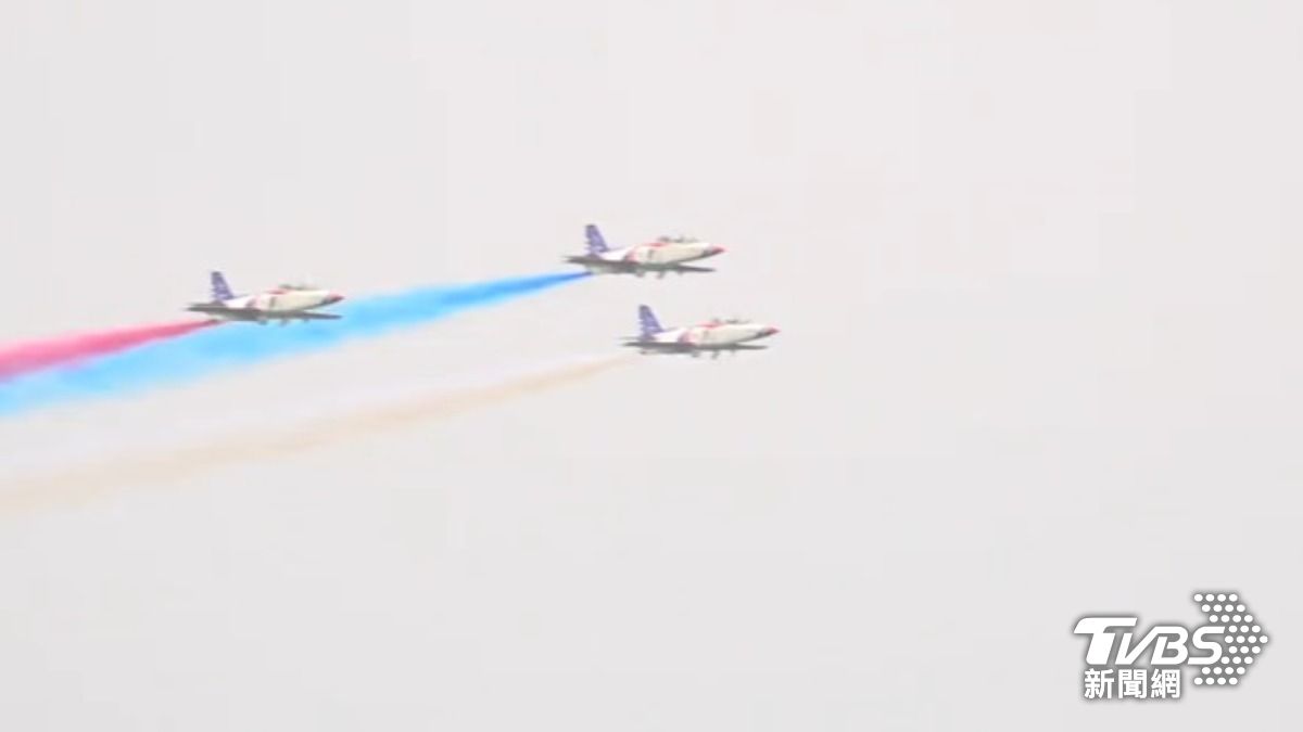 最後一舞!AT-3結束230次表演、卸下雷虎勤務。(圖/TVBS)