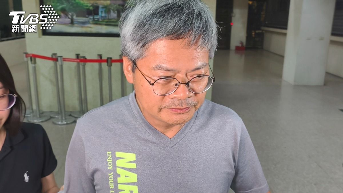 時任昶虹國際財務長陳意鈴以20萬元交保。(圖/陳冠宇攝)