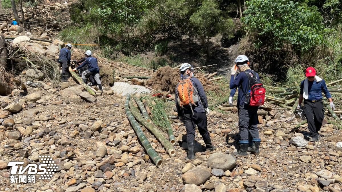 南橫1家5口墜谷擴大搜救　再尋獲「屍塊、骨頭」送驗釐清