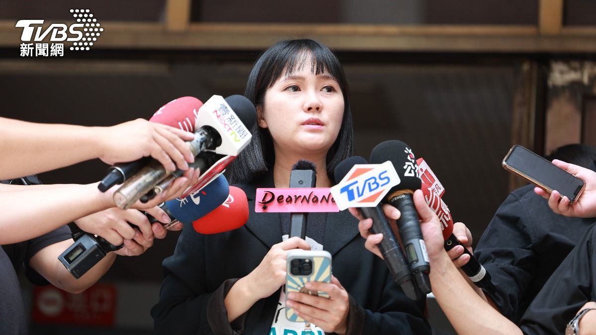 民眾黨發言人吳怡萱轉述柯發言,柯文哲當庭表示,心存善念、盡力而為,希望以這個案子當示範,放下不愉快,希望社會大眾保有善念,化解對立 。(圖/華子琛攝)