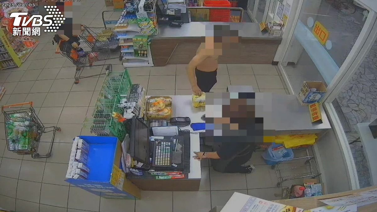 男拿啤酒沒付錢就離開。(圖/TVBS)