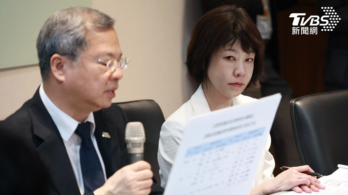 行政院秘書長龔明鑫、經貿談判辦公室副總談判代表顏慧欣。（圖／華子琛攝）