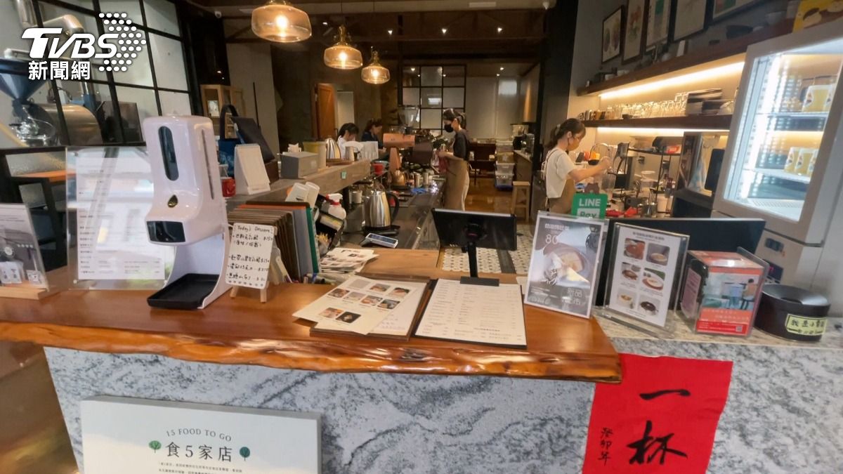 許光漢在休息時間也會前往草屯的一間巷弄咖啡廳。(圖/TVBS)