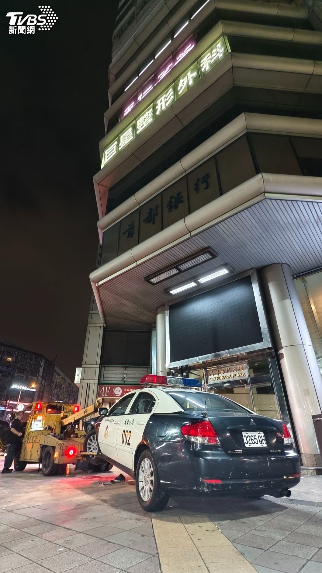 事發地點大樓10樓正是台北市知名酒店「威思汀商務會所」。（圖／陳冠宇攝）