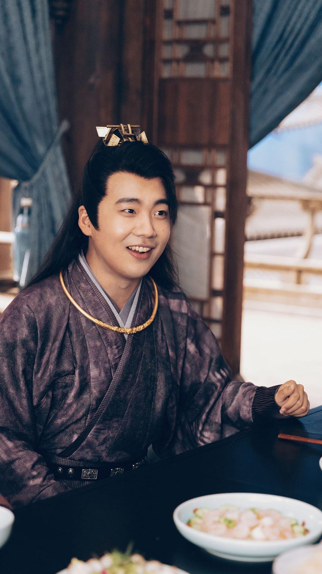 郭麒麟飾演的「范思轍」意外成為青樓大東家。(圖/中天娛樂台提供)