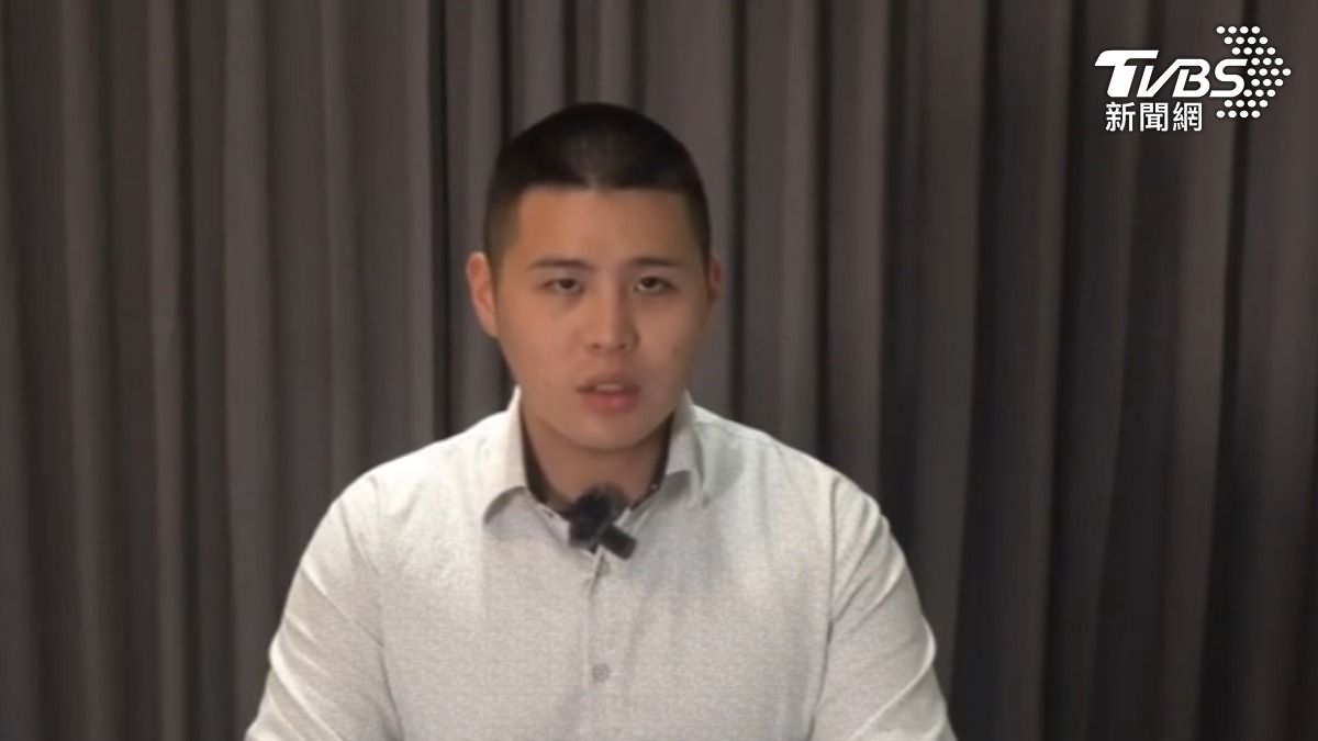 網紅閩南狼發布影片,指控網紅八炯拍攝的統戰片「經不起查證」。(圖/YT 閩南狼)