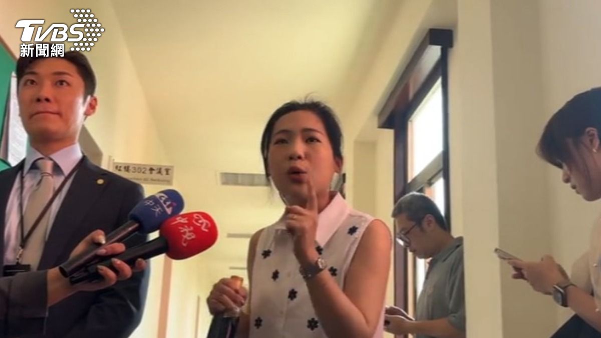 台北市長蔣萬安呼籲,政府應該盡速出面說明關稅衝擊。(圖/TVBS)