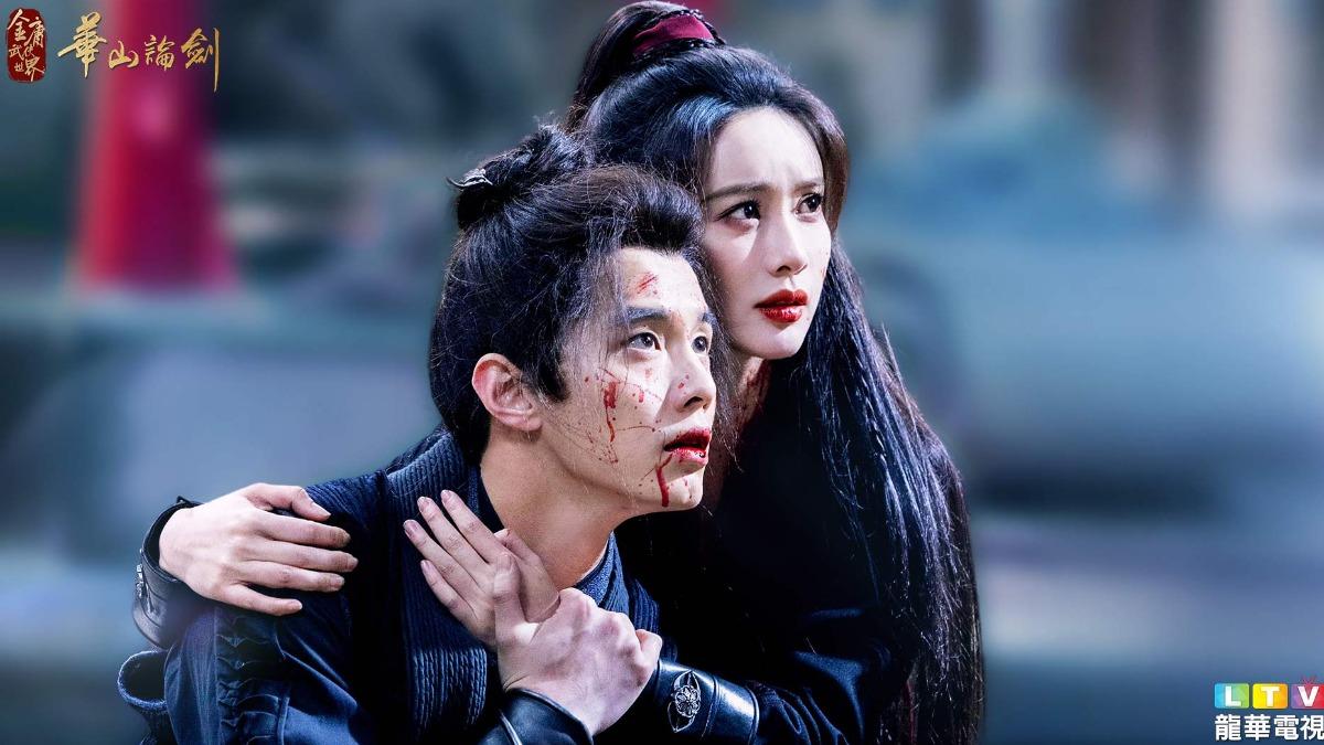 孟子義（右）俠女扮相美艷動人。（圖／龍華提供）