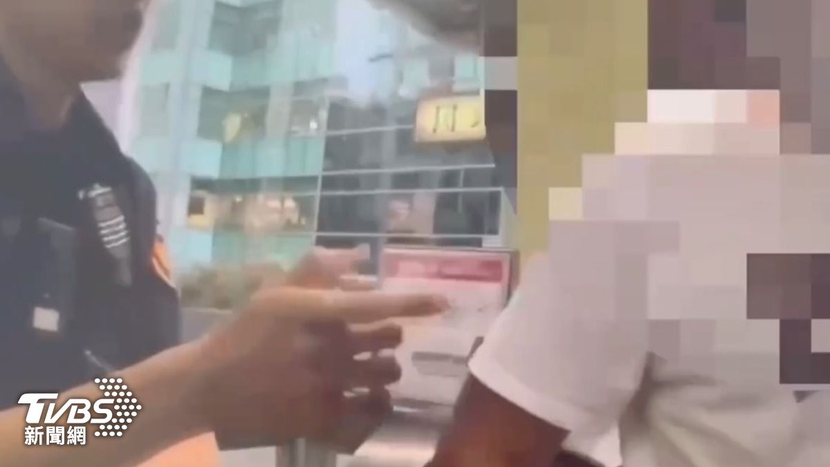 下班太擠！北捷西湖站2男車廂內互K　乘客全看傻