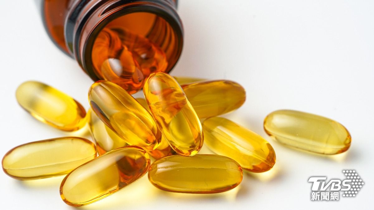 魚油富含Omega-3,能抗發炎、促進代謝、提升腦力與穩定情緒。(示意圖/達志影像shutterstock)