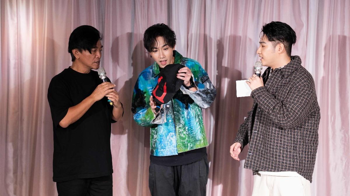 吳宗憲和鹿希派為陳守恩單曲發布記者會站台。（圖／容易文創提供）