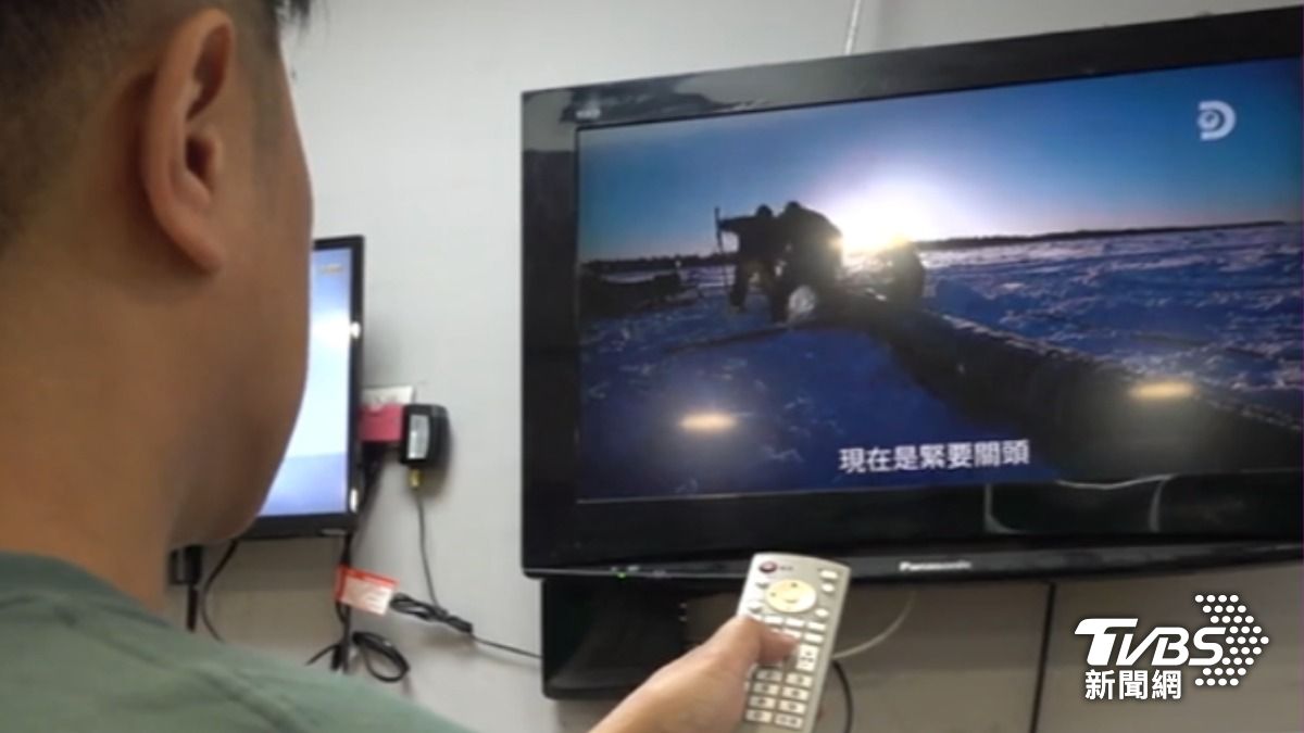 台灣第三大有線電視營運商「TBC」突襲下架4頻道,NCC表示將處以裁罰。(圖/TVBS)