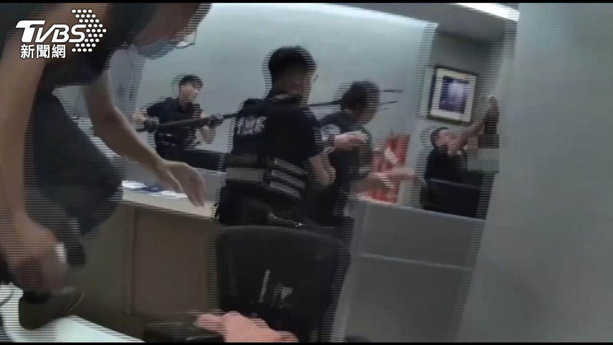 不滿無法上佛門課程，四十歲男闖台中佛寺持刀恐嚇「揭發寺方」。(圖／TVBS)