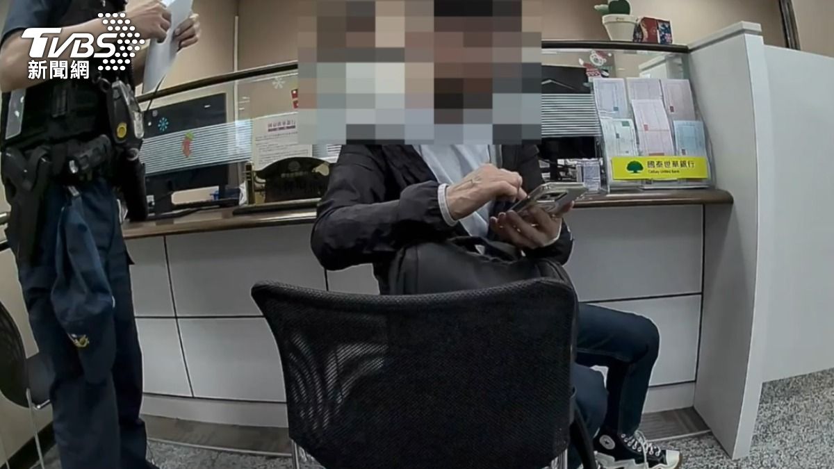 徐男花41萬元買美容產品,卻無法出示相關證明。(圖/TVBS)
