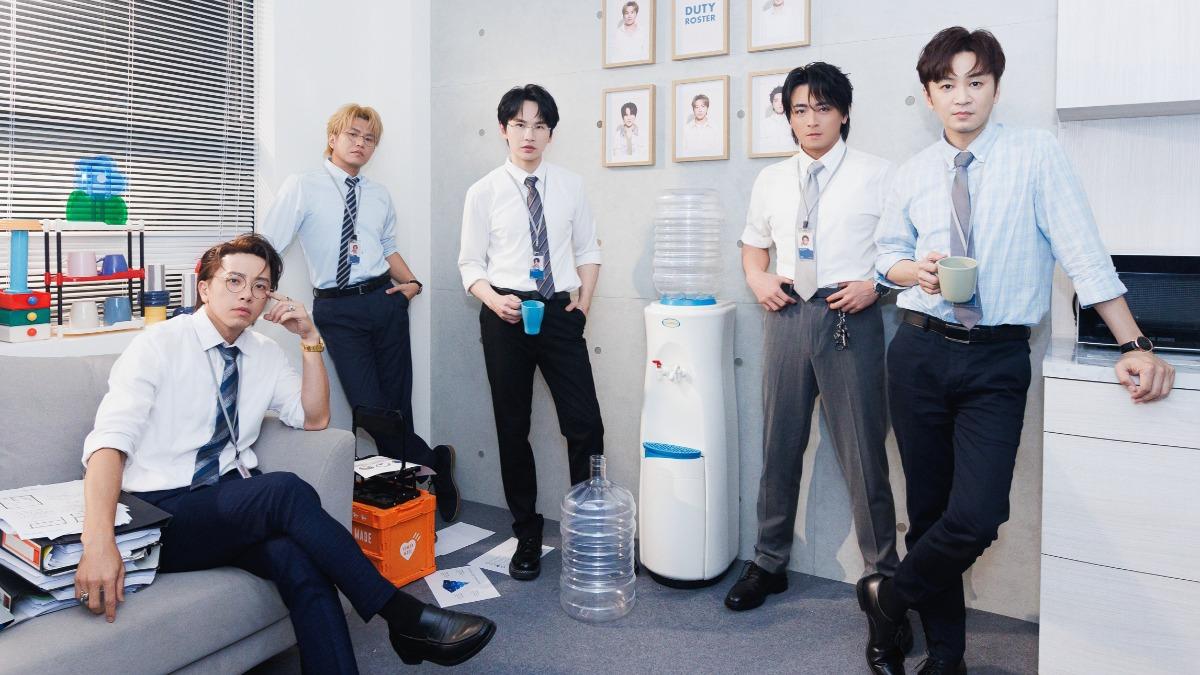 Energy新歌〈微笑先生〉MV裡化身帥氣上班族。(圖/相信音樂提供)