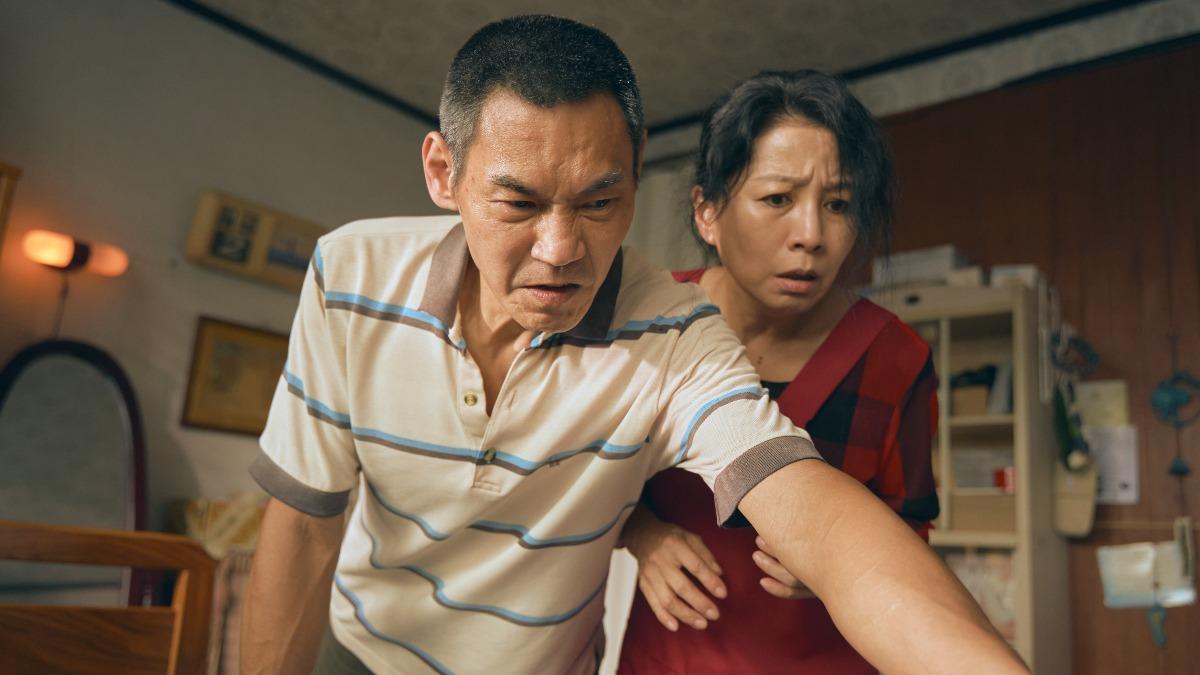 方文琳(右)得知入圍不敢置信。(圖/公視台語台提供)