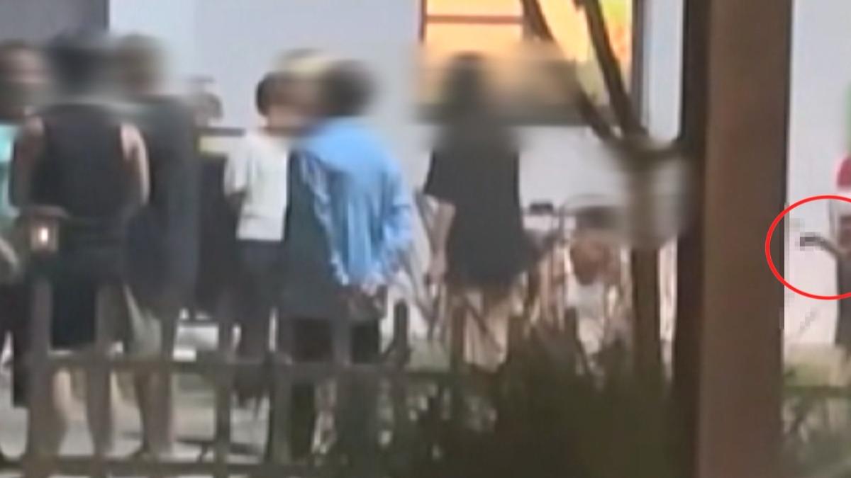 大學生遭民宿業者撂人持刀棍圍堵。(圖/當事人提供)