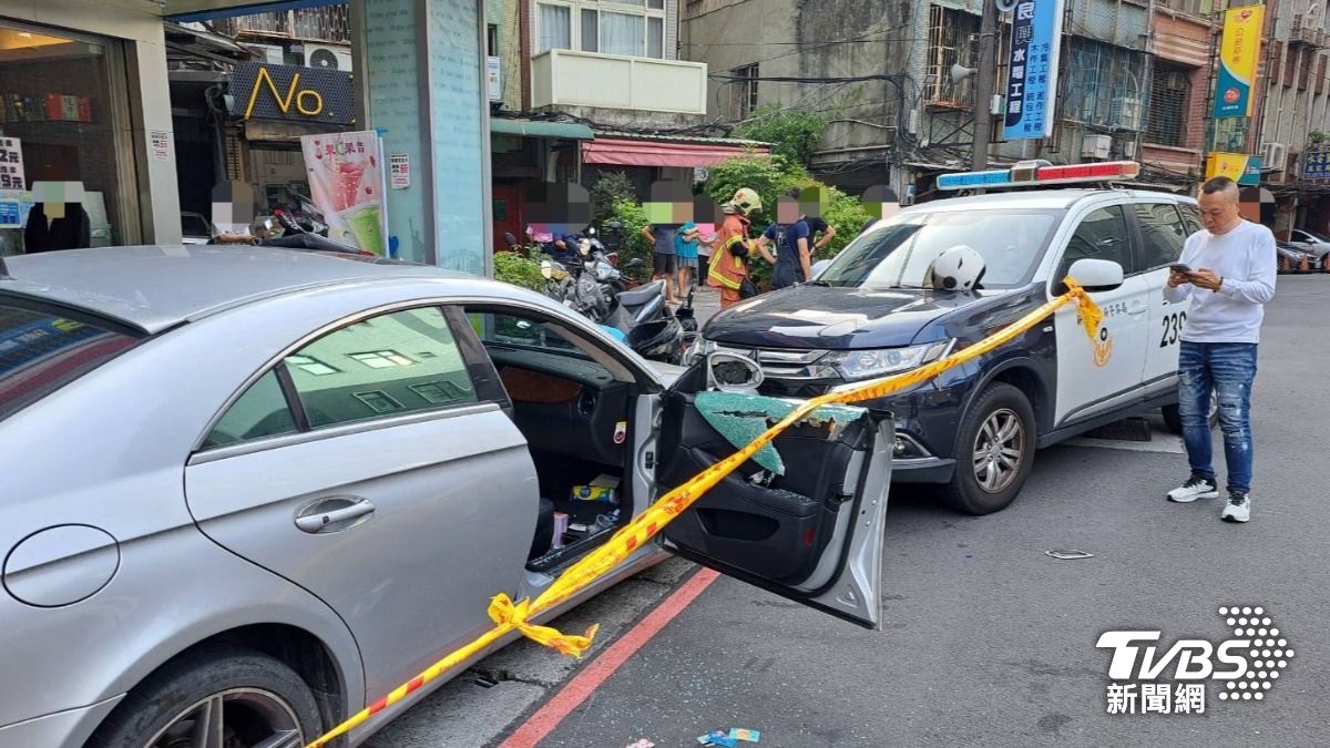 快訊／三重2車手拒檢衝撞「3警+1民眾受傷」　現場慘況曝