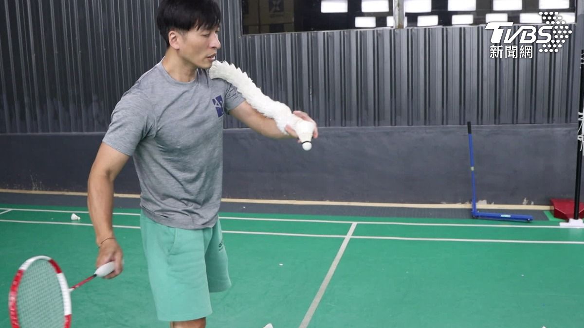 Volar、KOMBO最高貴190元,民眾表示1場球多花80元。(圖/TVBS)